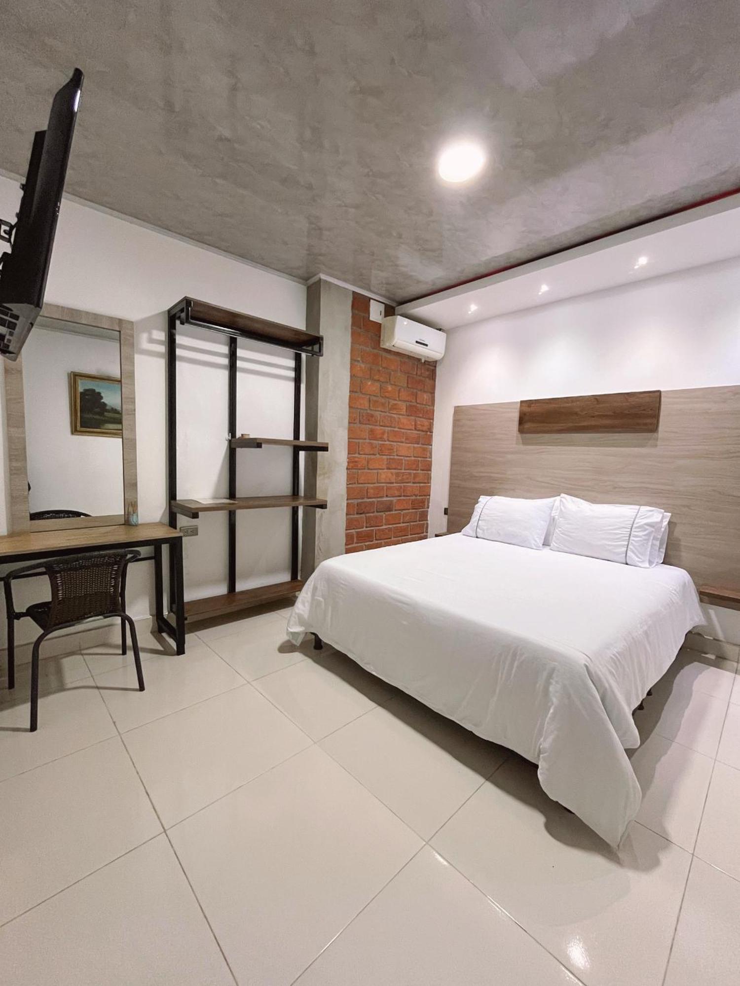Hotel Light Plaza Агуачика Екстериор снимка